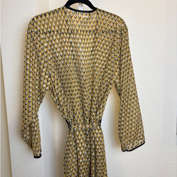 The Lingerie Collection Womens Gold Black Wrap Long Geometric Robe Size Medium - Picture 3 of 4